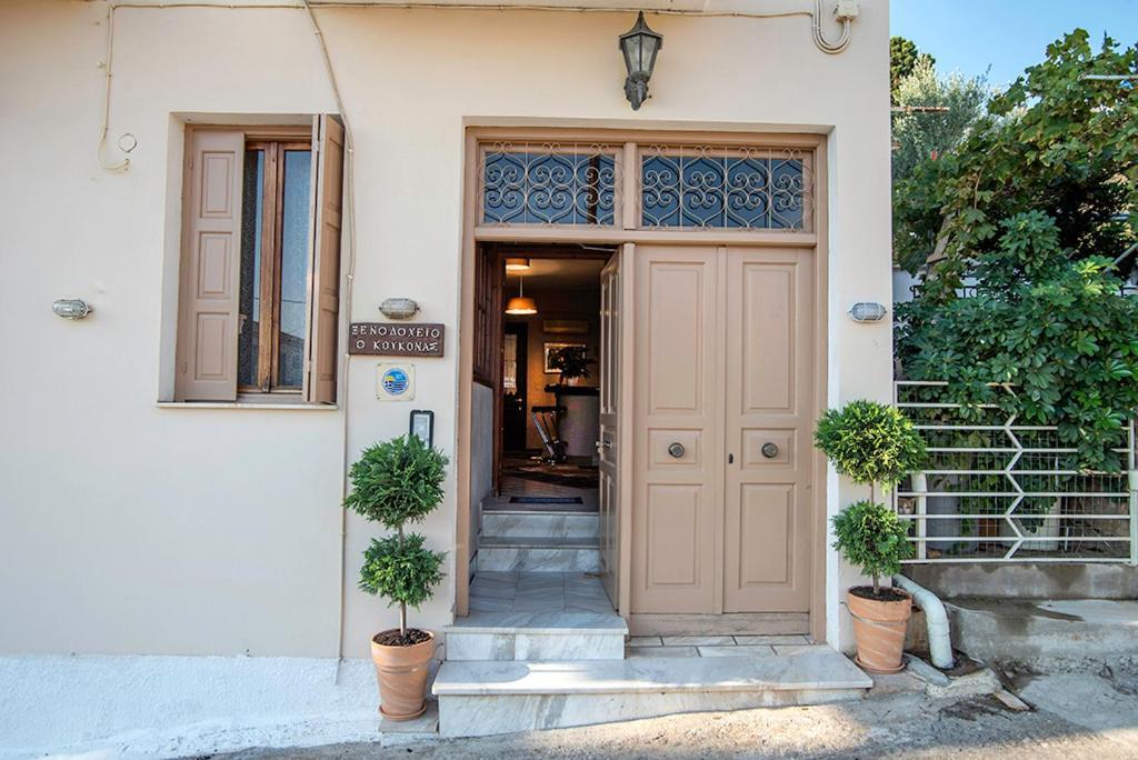 Koukonas Hotel Galaxidi Exterior photo
