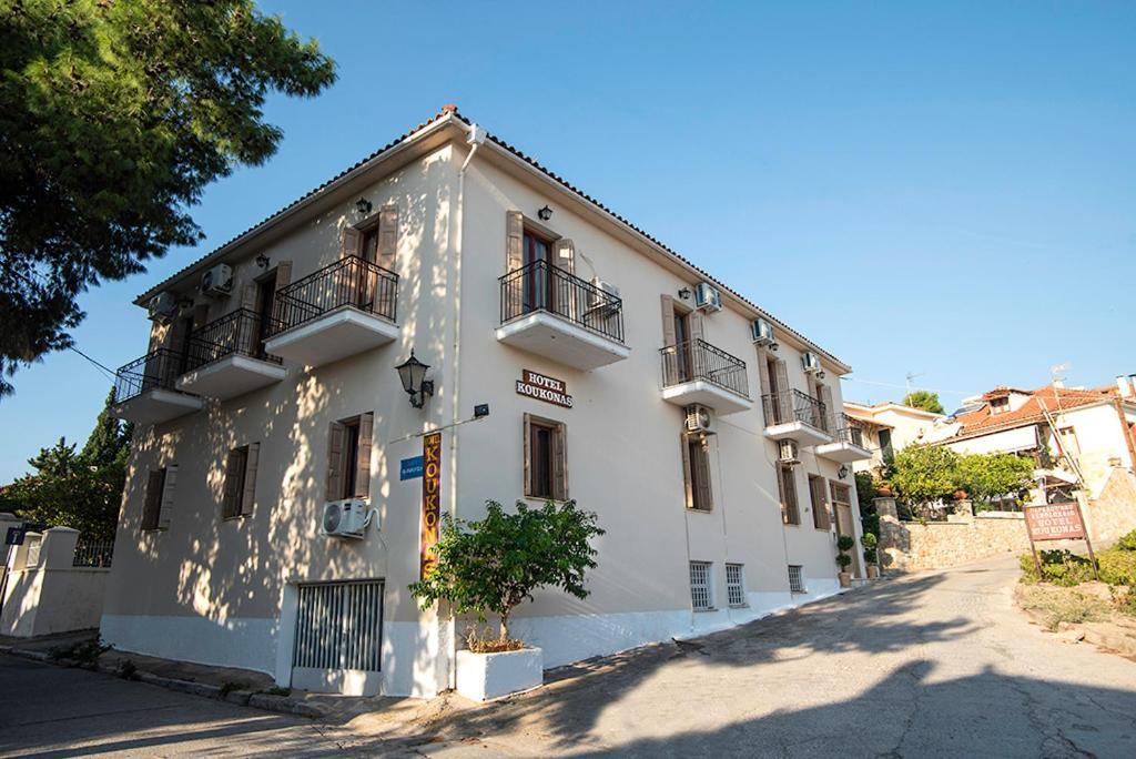 Koukonas Hotel Galaxidi Exterior photo