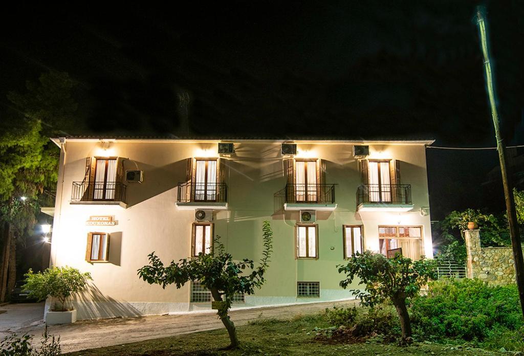 Koukonas Hotel Galaxidi Exterior photo